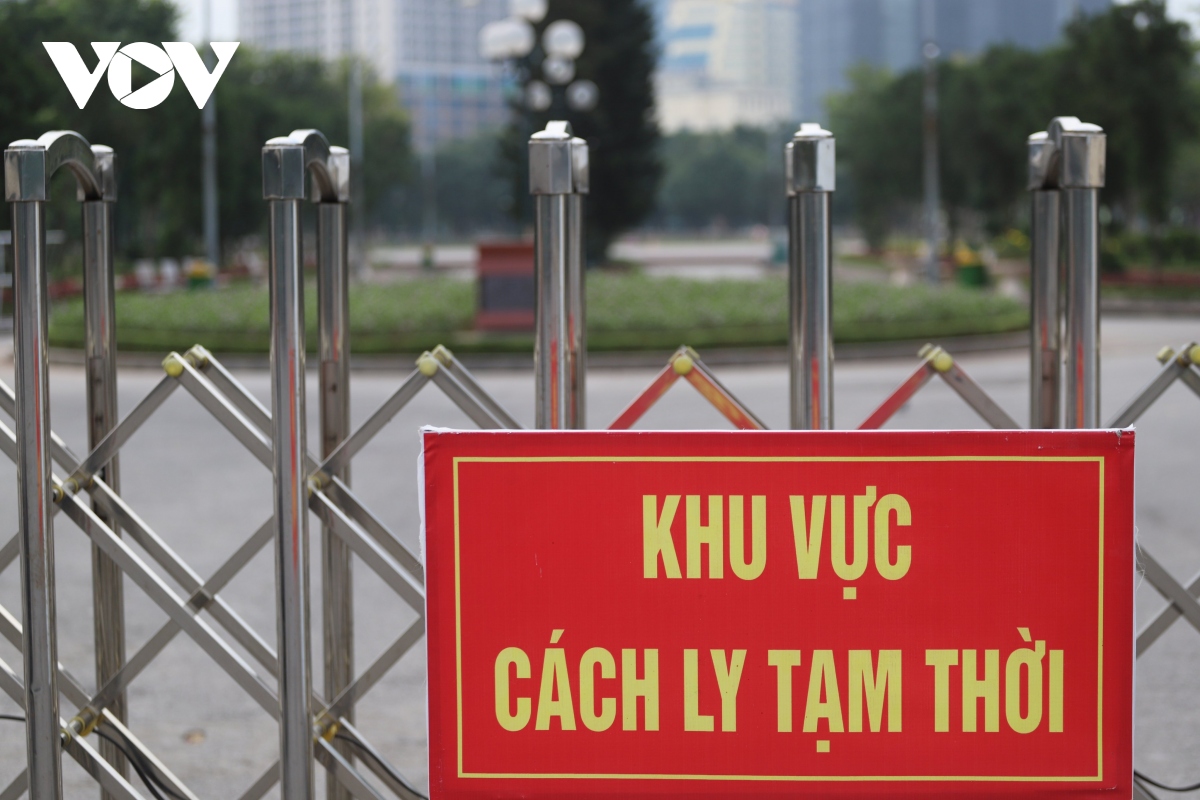 Tạm thời phong tỏa công viên Cầu Giấy vì có ca mắc Covid-19